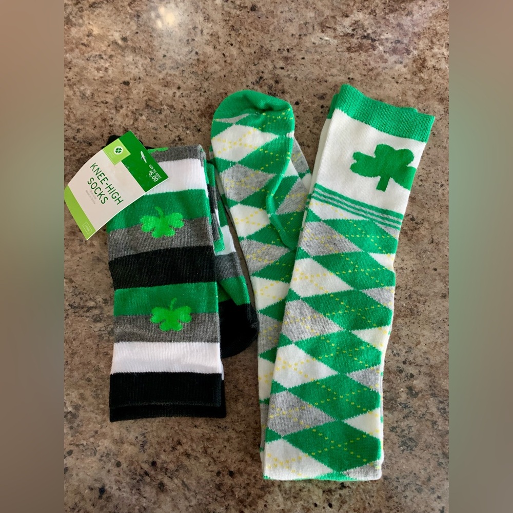 NEW 2 Pairs of Women’s Shamrock Multicolor Knee-High Socks Irish St Patricks Day